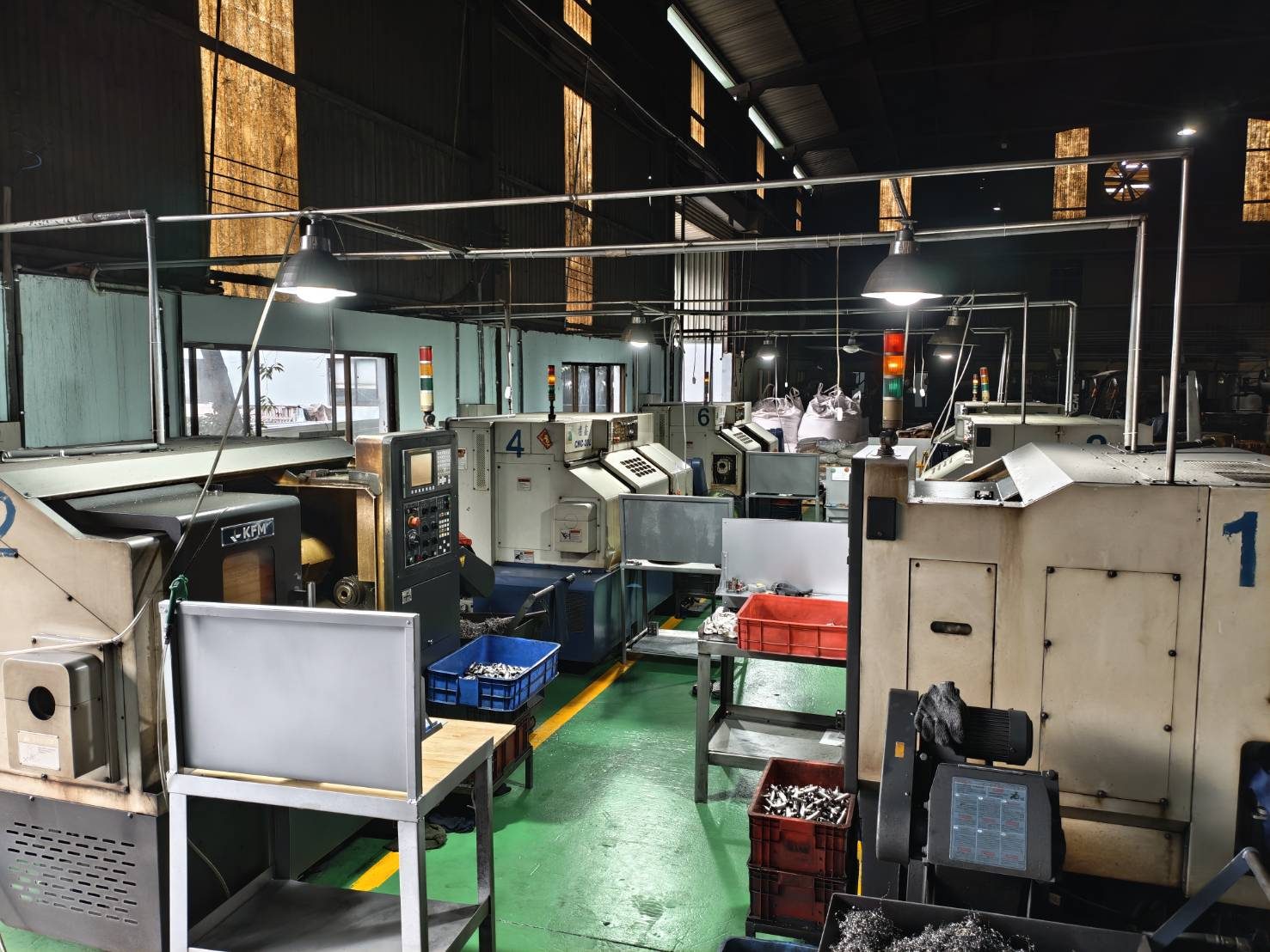 廠內自有 CNC 車銑產線
